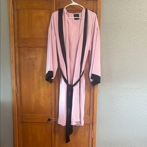 Forever 21 Blush and Black Women's Robe